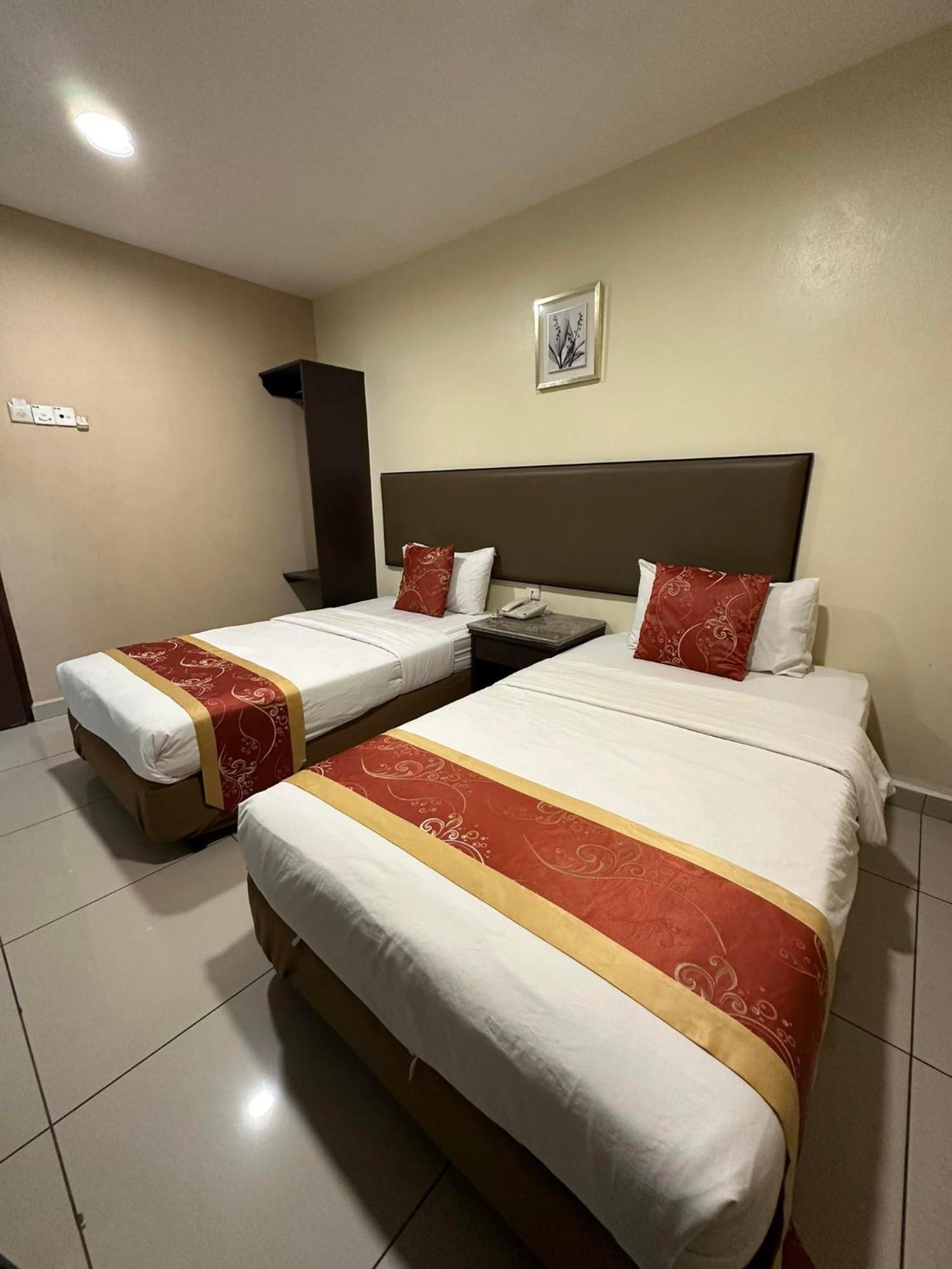 Standard Twin Room